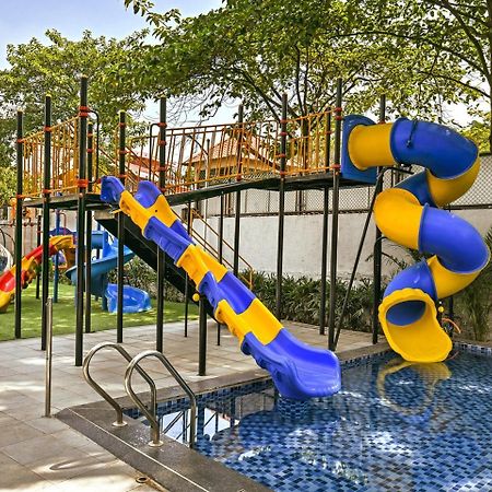 Meritas Aura Resort Лонавала Екстериор снимка