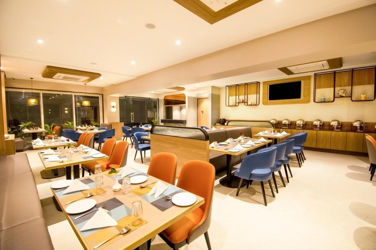 Meritas Aura Resort Лонавала Екстериор снимка