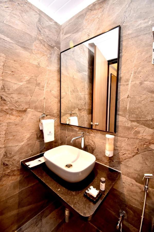 Meritas Aura Resort Лонавала Екстериор снимка