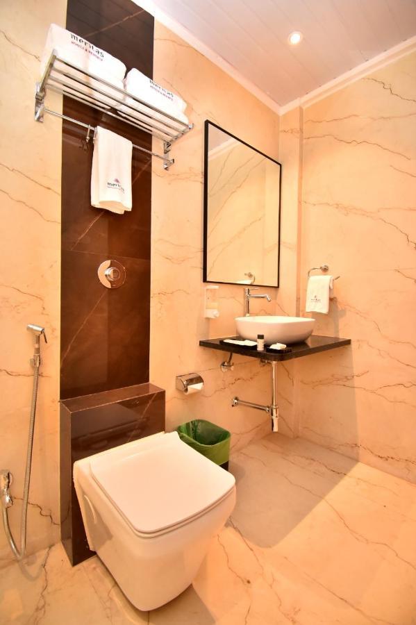 Meritas Aura Resort Лонавала Екстериор снимка