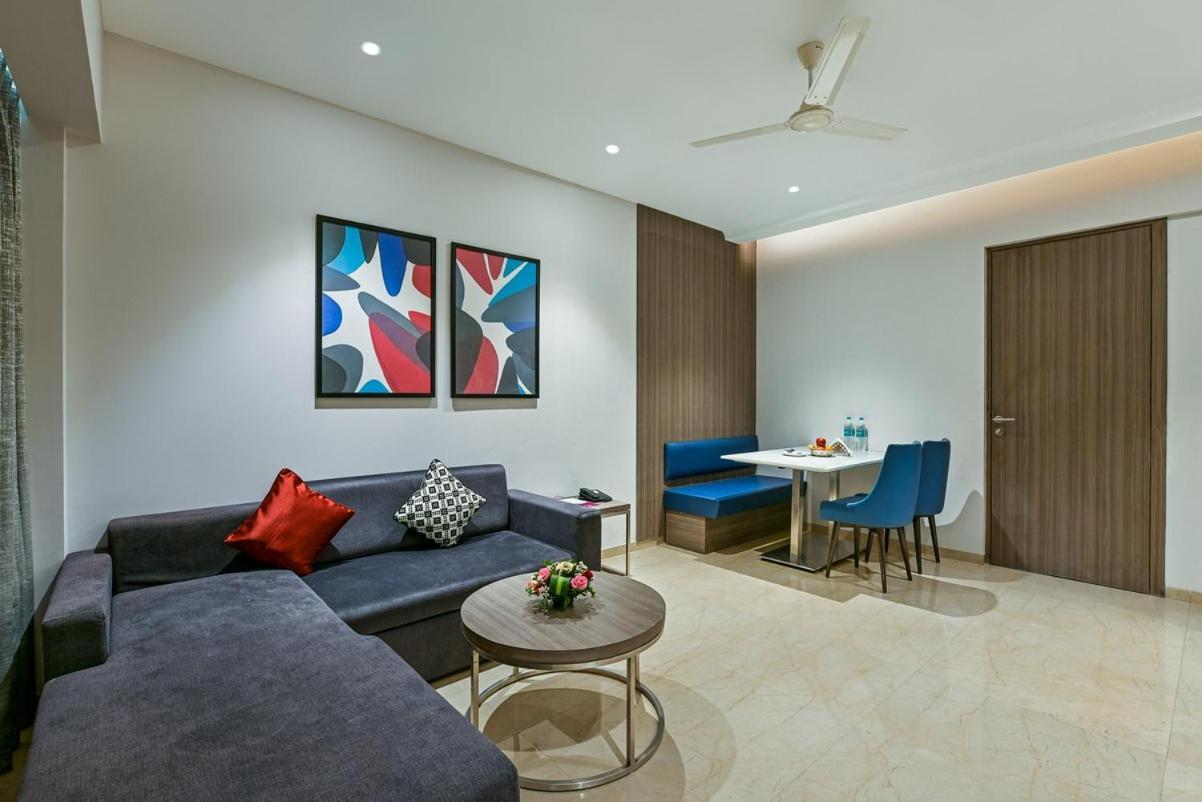 Meritas Aura Resort Лонавала Екстериор снимка