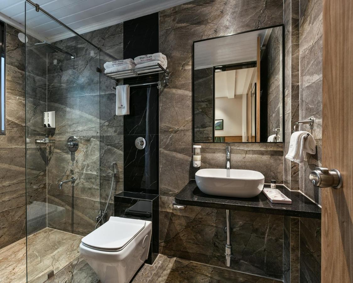 Meritas Aura Resort Лонавала Екстериор снимка