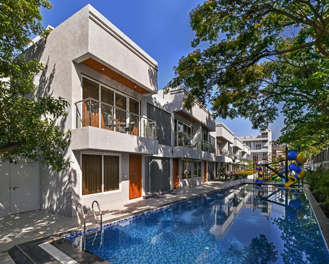 Meritas Aura Resort Лонавала Екстериор снимка