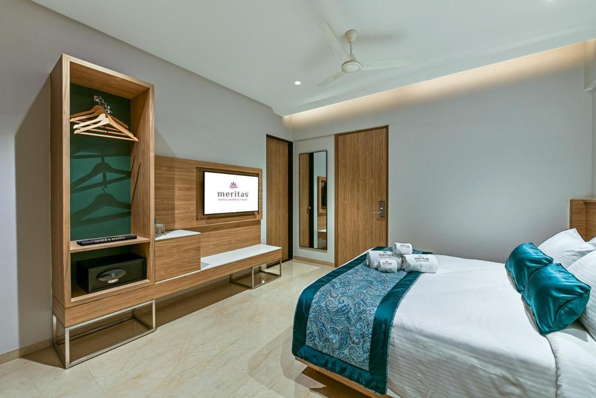 Meritas Aura Resort Лонавала Екстериор снимка