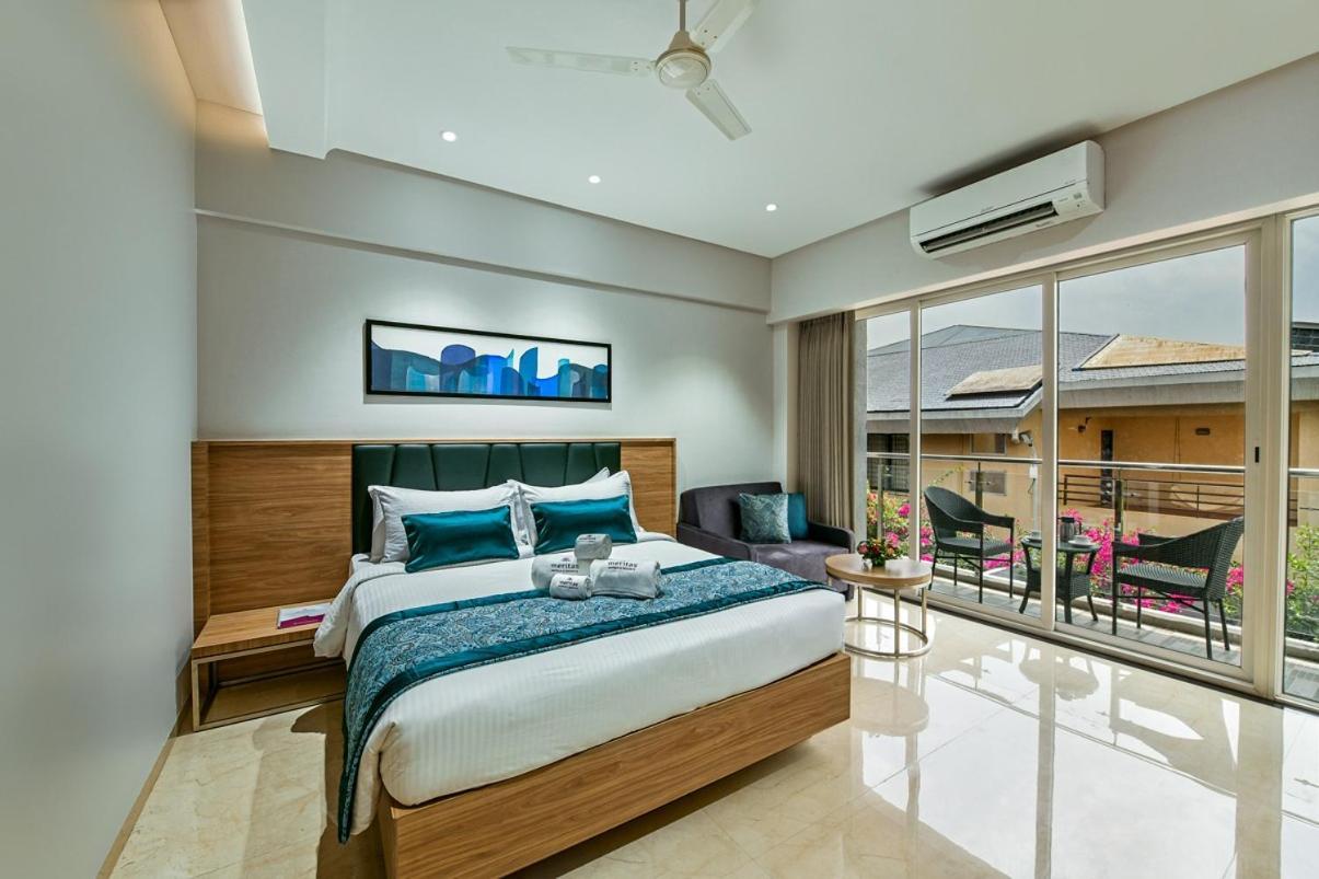 Meritas Aura Resort Лонавала Екстериор снимка